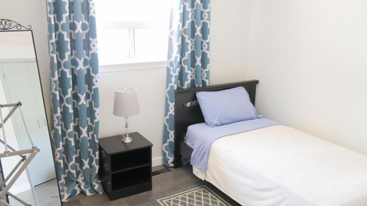 Richview Gardens Suite, 3-bdr Apartment *